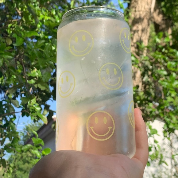 Smiley face glass cup - Picture 3 of 3